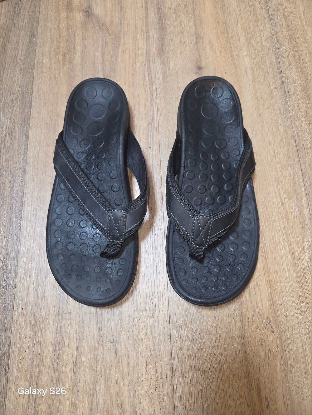 Vionic Men's Black Thong Sandals Size 10